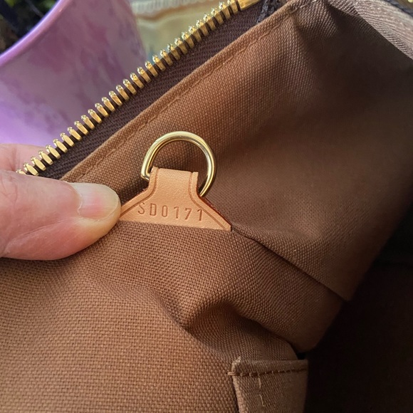 🎉Louis Vuitton 🎉Tivoli GM - Picture 13 of 16